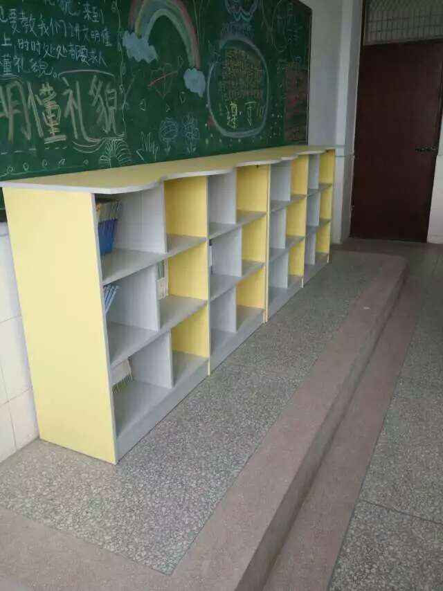 書架